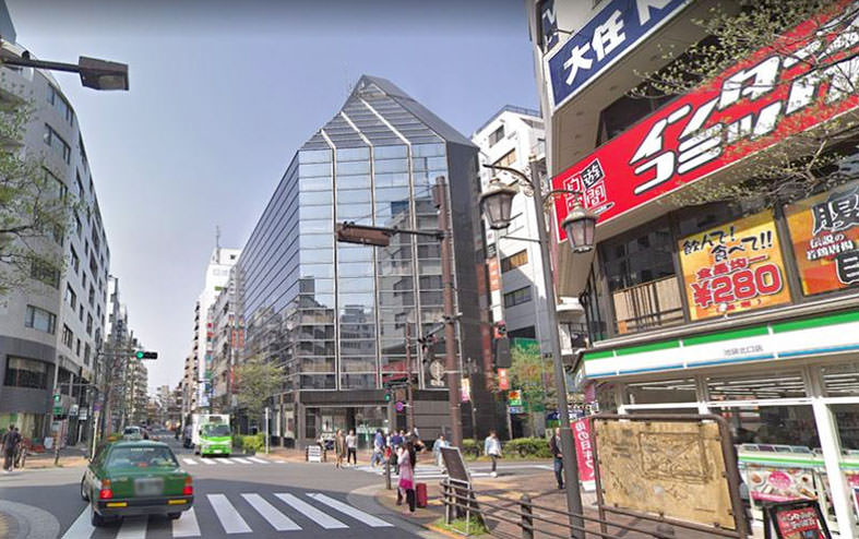 こちらのファミリーマートに到着されましたら、お電話ください